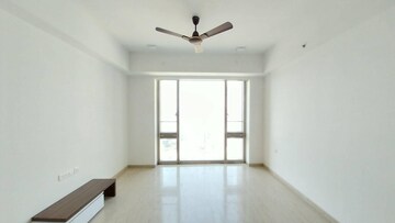 Room in 3 BHK Apartment at Lodha The Park, Worli – for Rent