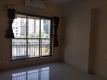 Room in 2 BHK Apartment at Kabra Paradise, Andheri West – for Rent