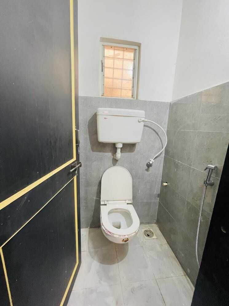 Bathroom, gurukul-complex-kharadi 1 Bedroom 560 Sq.Ft. Apartment In Kharadi Pune 8049150