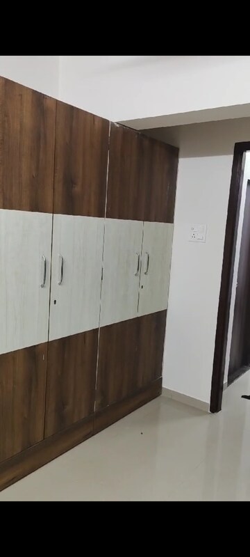 Room in 1 BHK Apartment at Ganesh CHS Lower Parel, Lower Parel – for Rent