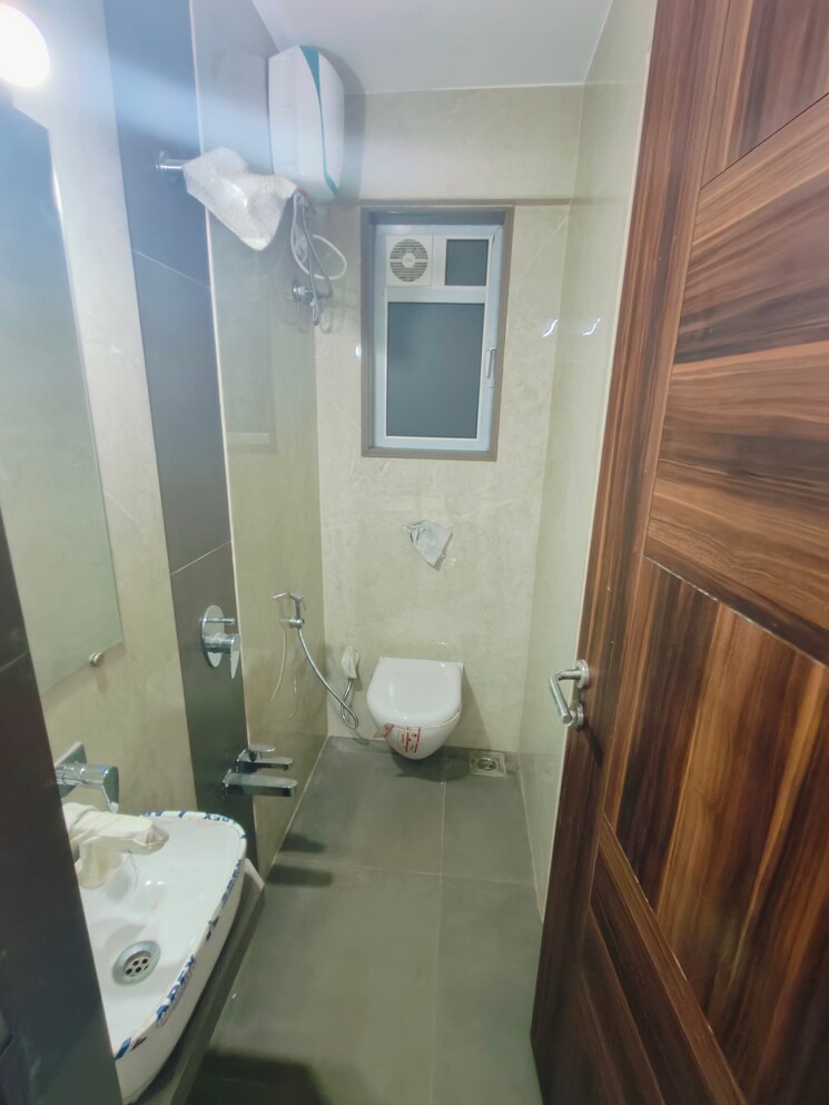 Bathroom, kabra-hyde-park-residency-f5-building-phase 1 Bedroom 430 Sq.Ft. Apartment In Manpada Thane 8049224