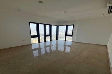 Room in 3 BHK Apartment at Lodha The Park, Worli – for Rent