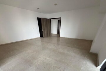 Room in 3 BHK Apartment at Lodha The Park, Worli – for Rent