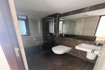 Team Area in 3 BHK Apartment at Lodha The Park, Worli – for Rent