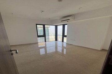 Room in 3 BHK Apartment at Lodha The Park, Worli – for Rent