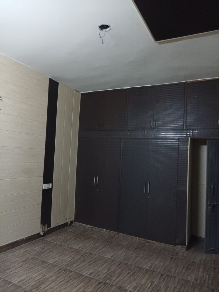 Room, nk-savitry-enclave 6+ Bedroom 120 Sq.Ft. Independent House In Vip Road Zirakpur 8049248