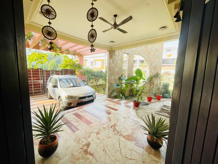  Parking, ansal-golf-villas 3 Bedroom 2400 Sq.Ft. Villa In Sushant Golf City Lucknow 8049264