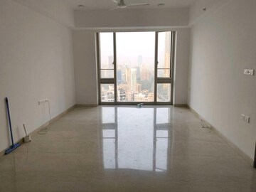 Room in 3 BHK Apartment at Lodha The Park, Worli – for Rent