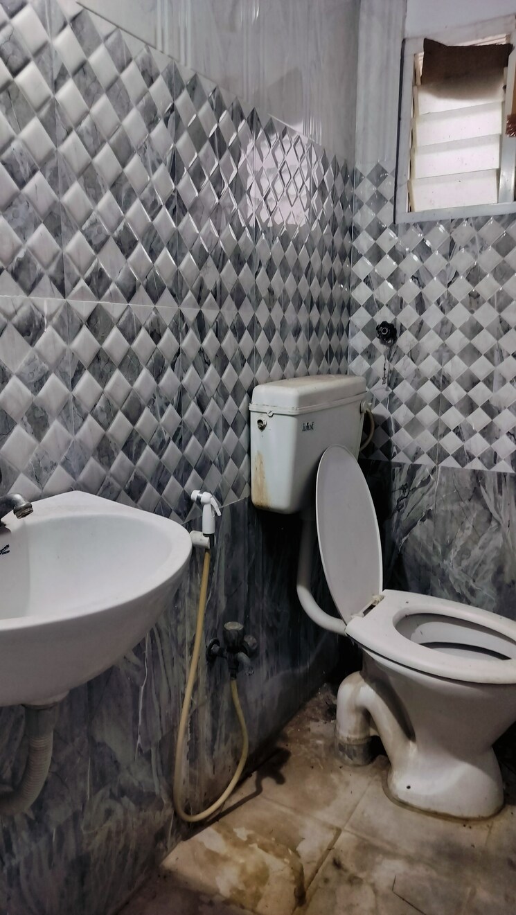 Bathroom, banjara hills 2 Bedroom 1375 Sq.Ft. Apartment In Banjara Hills Hyderabad 8049297