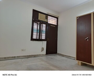 Master Bedroom in 3 BHK Builder Floor at Ardee City, Sector 52 – for Rent