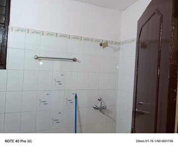 Master Bedroom in 3 BHK Builder Floor at Ardee City, Sector 52 – for Rent
