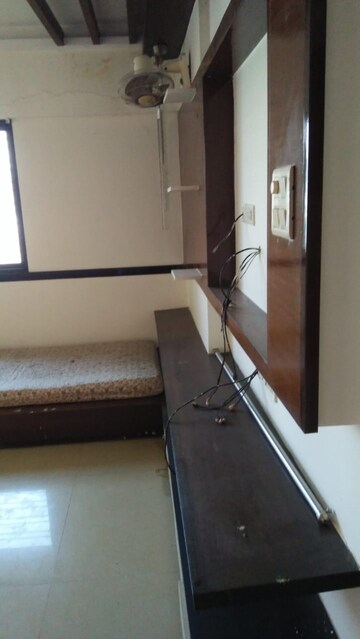 Furnished Amenities in 1 BHK Apartment at Nutan Abhishek, Andheri West – for Rent
