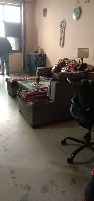 Living Room in 2.5 BHK Builder Floor at Patel Nagar 2 – for Sale