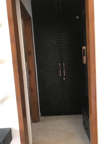Room in 3 BHK Builder Floor at Sector 85 – for Rent