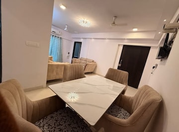 Team Area in 3 BHK Apartment at Hubtown Hillcrest, Andheri East – for Rent