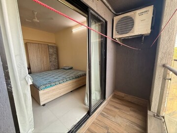 Bedroom in 3 BHK Apartment at Hubtown Hillcrest, Andheri East – for Rent