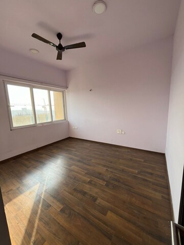 Room in 2 BHK Apartment at Runwal Greens, Mulund West – for Sale