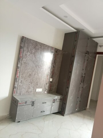 Furnished Amenities in 2 BHK Builder Floor at Sector 16 – for Rent