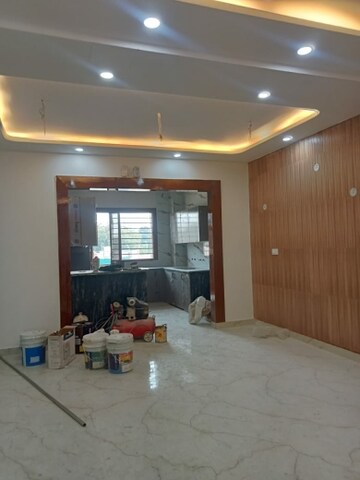 Living Room in 2 BHK Builder Floor at Sector 16 – for Rent