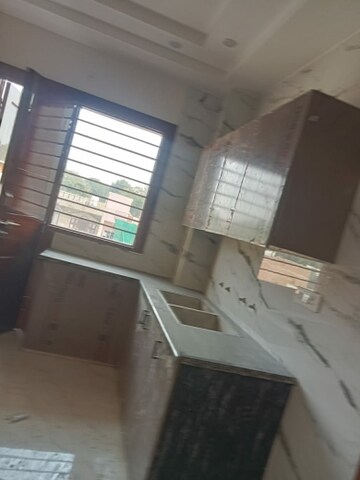 Master Bedroom in 2 BHK Builder Floor at Sector 16 – for Rent