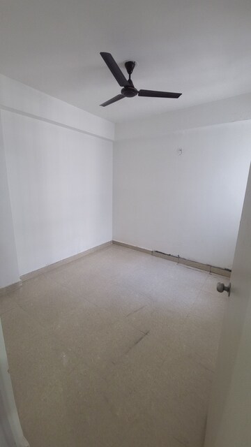 Room in 3 BHK Apartment at Sarvome Shree Homes, Sector 45 – for Rent