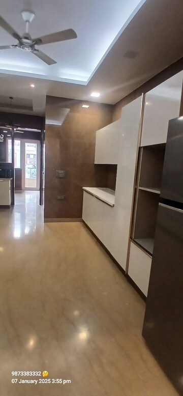 Room in 3.5 BHK Builder Floor at Sector 31 – for Rent