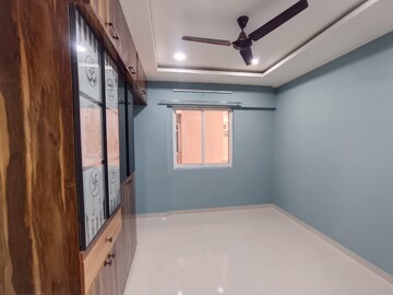 Room in 2 BHK Apartment at Raheja Vistas, Nacharam – for Rent