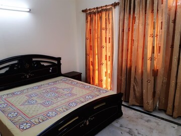 Bedroom in 3 BHK Apartment at Sector 56 – for Rent