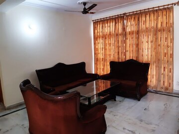 Living Room in 3 BHK Apartment at Sector 56 – for Rent