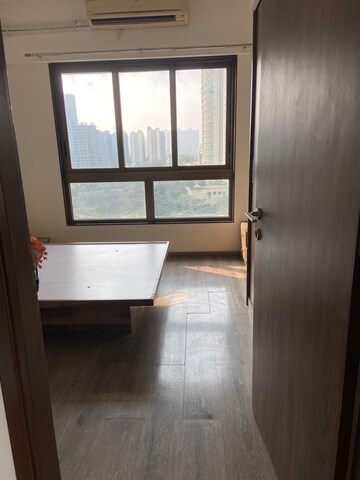 Room in 2.5 BHK Apartment at Wadhwa Atmosphere O2, Mulund West – for Sale