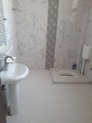 Bathroom in 2 BHK Apartment at Gomti Nagar – for Rent