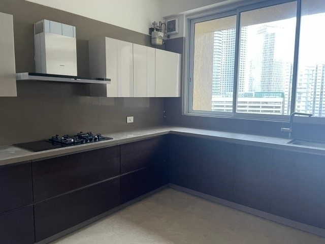 3 BHK + Servant Room Apartment For Sale in Raheja Imperia