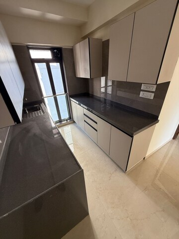 Master Bedroom in 2 BHK Apartment at Sindhi Society, Chembur – for Rent