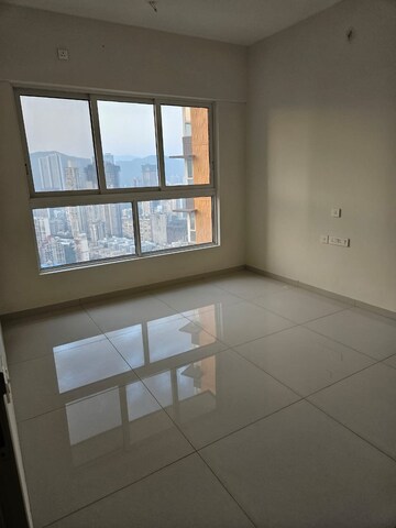 Room in 3 BHK Apartment at The Wadhwa Atmosphere, Mulund West – for Sale