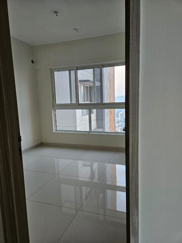 Room in 3 BHK Apartment at The Wadhwa Atmosphere, Mulund West – for Sale