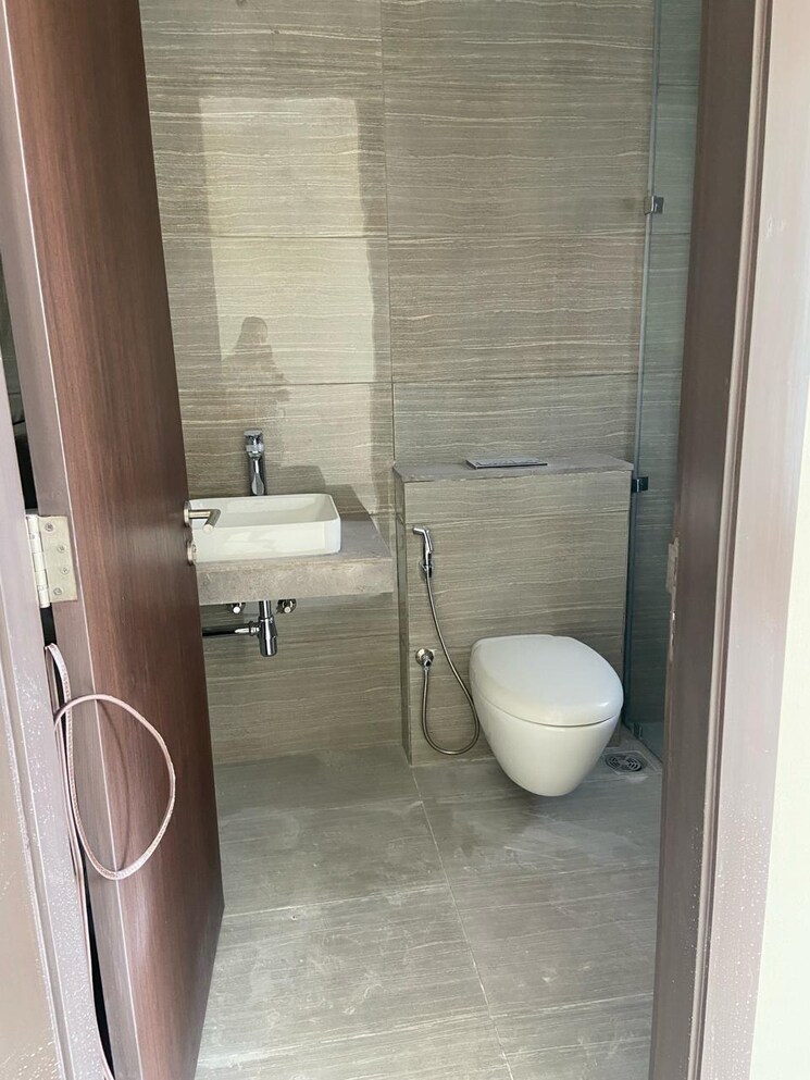 Bathroom, oberoi-eternia 3 Bedroom 1049 Sq.Ft. Apartment In Mulund West Mumbai 8049749