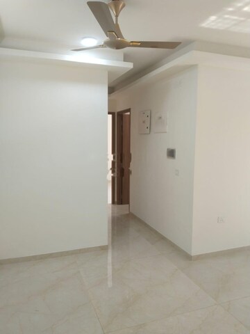 Room in 1 BHK Apartment at LnT Veridian, Powai – for Rent