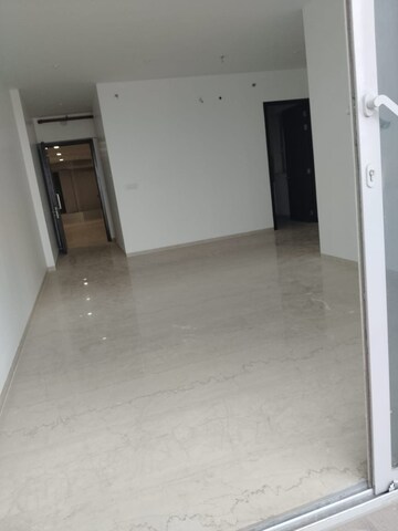 Room in 3 BHK Apartment at Oberoi Eternia, Mulund West – for Sale