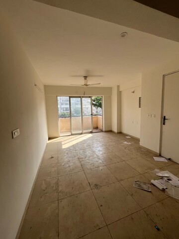Room in 2.5 BHK Apartment at Sushma Valencia, Nagla Road – for Rent