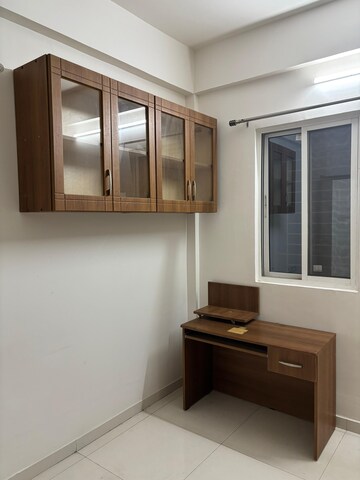 Room in 2 BHK Apartment at Raheja Vistas, Nacharam – for Rent
