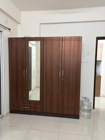 Room in 2 BHK Apartment at Raheja Vistas, Nacharam – for Rent