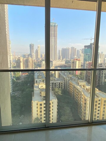 Swimming Pool in 2 BHK Apartment at Sheth Montana, Mulund West – for Sale