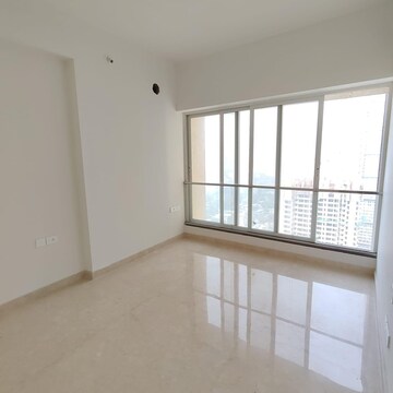 Room in 3 BHK Apartment at Sheth Montana, Mulund West – for Sale