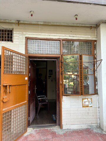 Furnished Amenities in 2 BHK Builder Floor at Vasundhara Sector 13 – for Rent