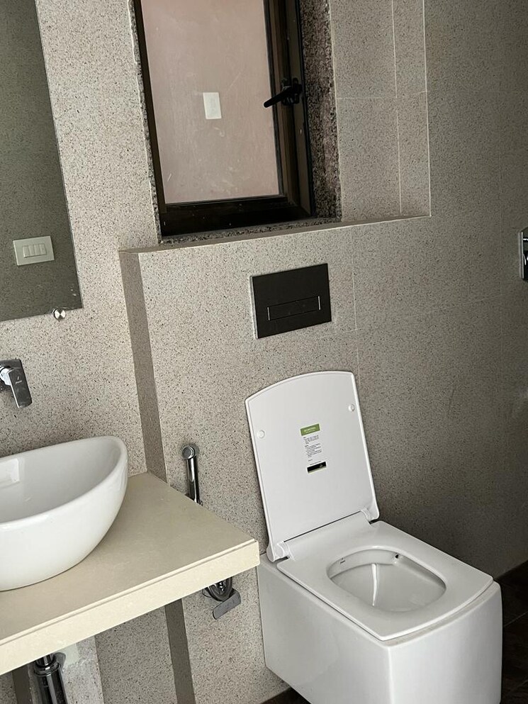 Bathroom, kanakia-silicon-valley 4 Bedroom 1330 Sq.Ft. Apartment In Powai Mumbai 8049943