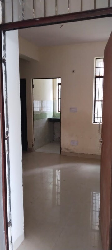 Room in 1 BHK Apartment at Sector 10 Greater Noida – for Sale