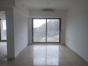 Room in 4 BHK Apartment at Kanakia Silicon Valley, Powai – for Rent