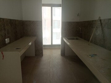 Room in 4 BHK Apartment at Kanakia Silicon Valley, Powai – for Rent