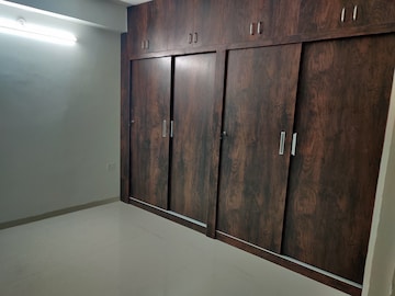 Room in 3 BHK Apartment at Tulip Violet, Sector 69 – for Rent