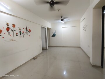 Room in 2 BHK Apartment at Nahar Amrit Shakti, Chandivali – for Rent